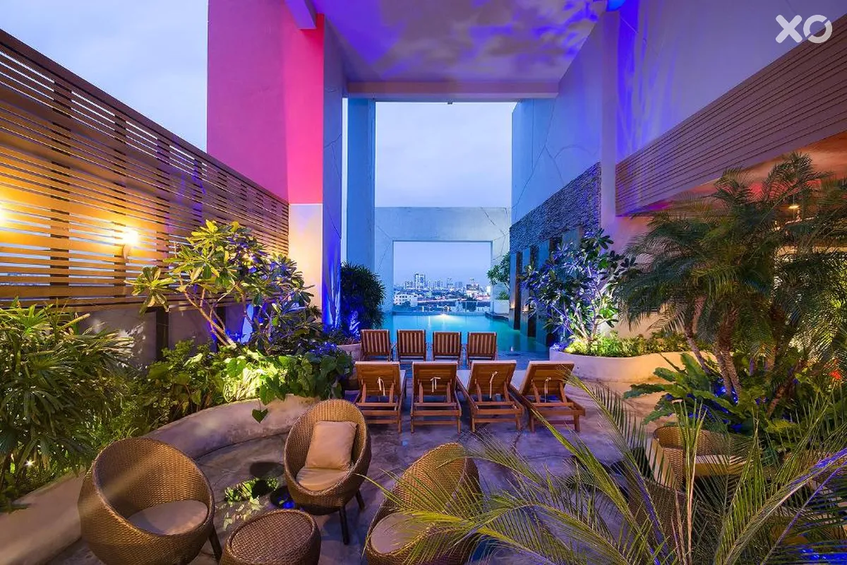 Grand Howard Hotel