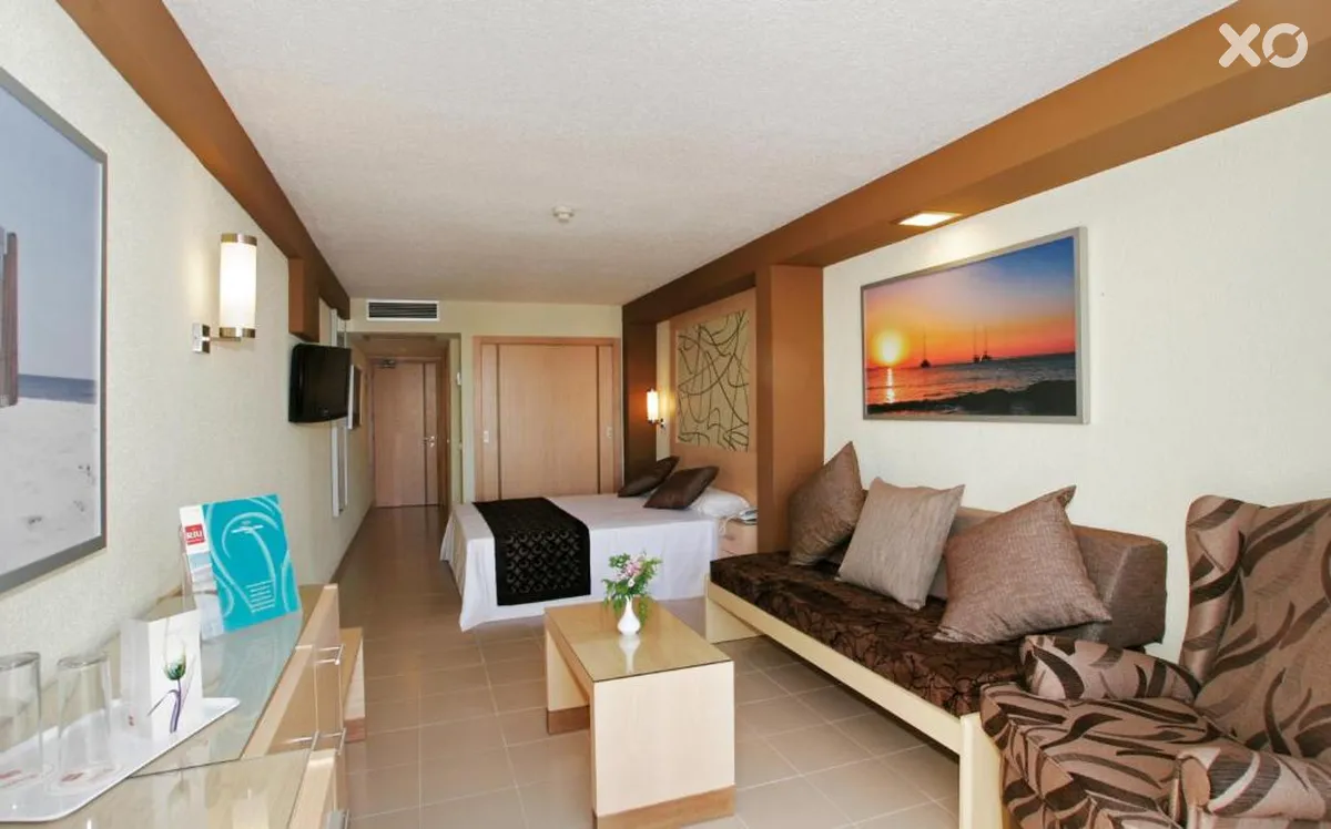 Riu La Mola Hotel