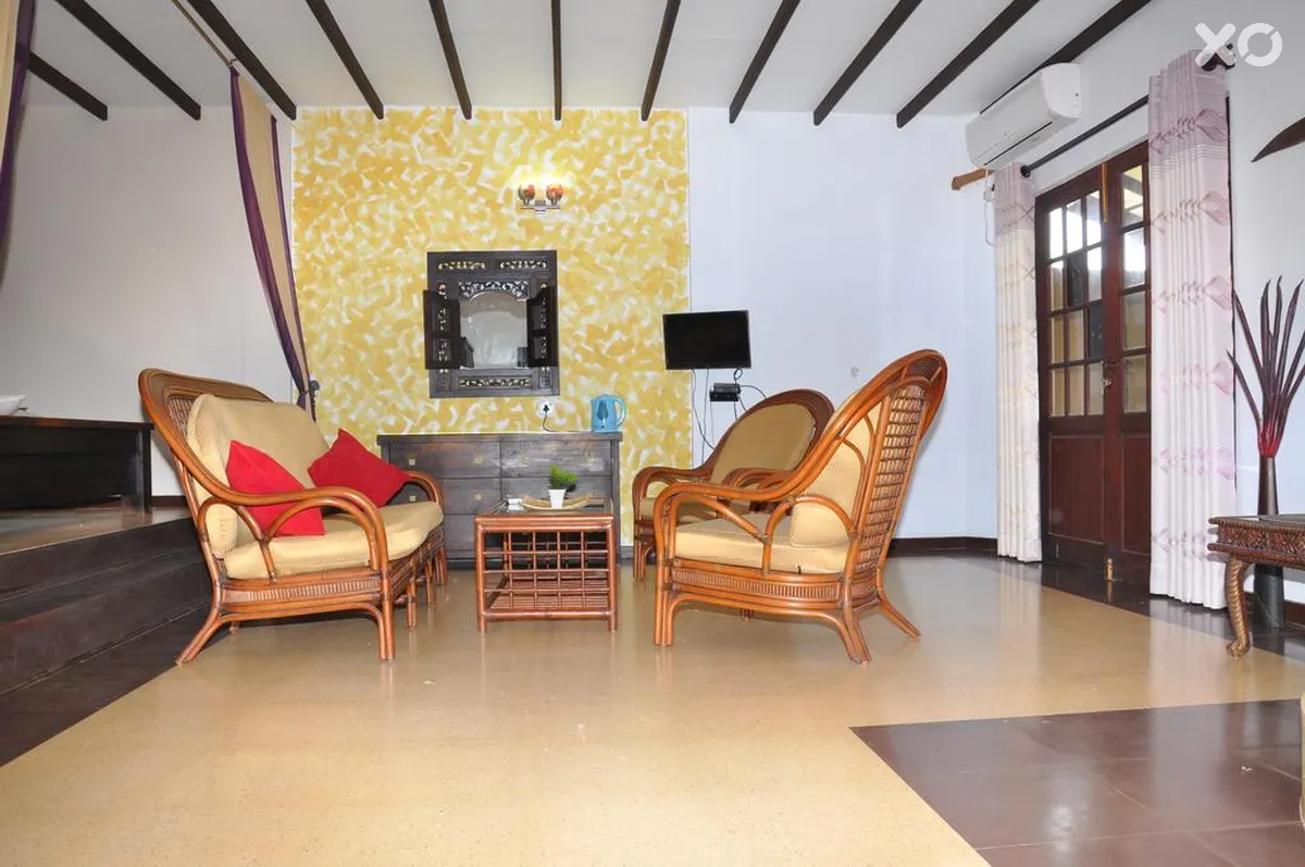 Solomon Beach Hotel