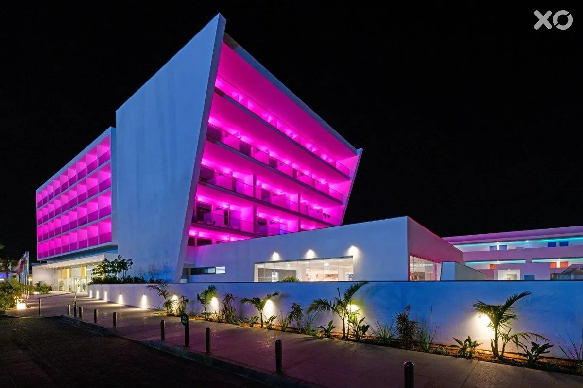 Seasons Tasia Maris Hotel