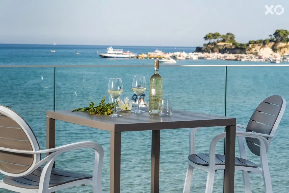 Denise Beach Hotel