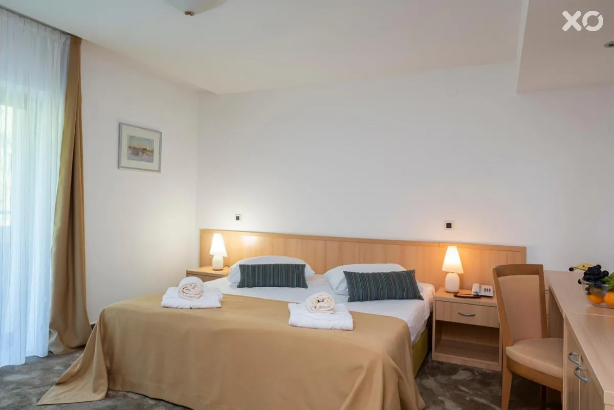 Flores Hotel