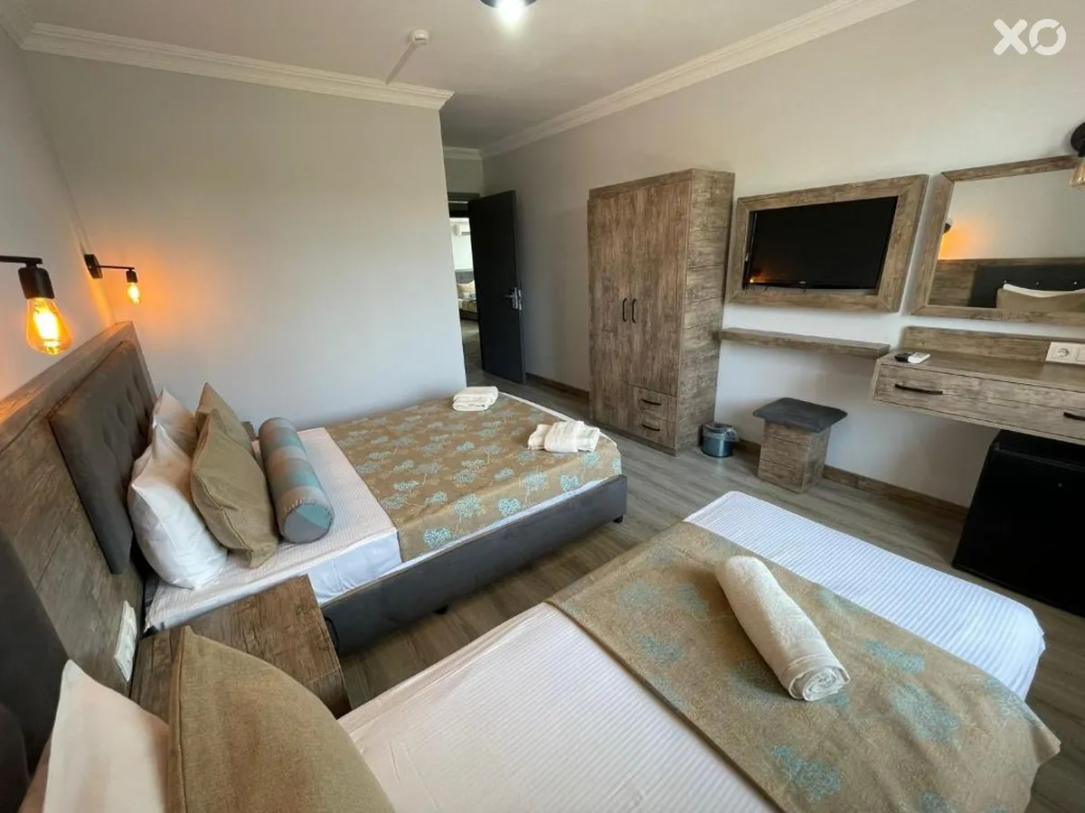 Seven City Hotel