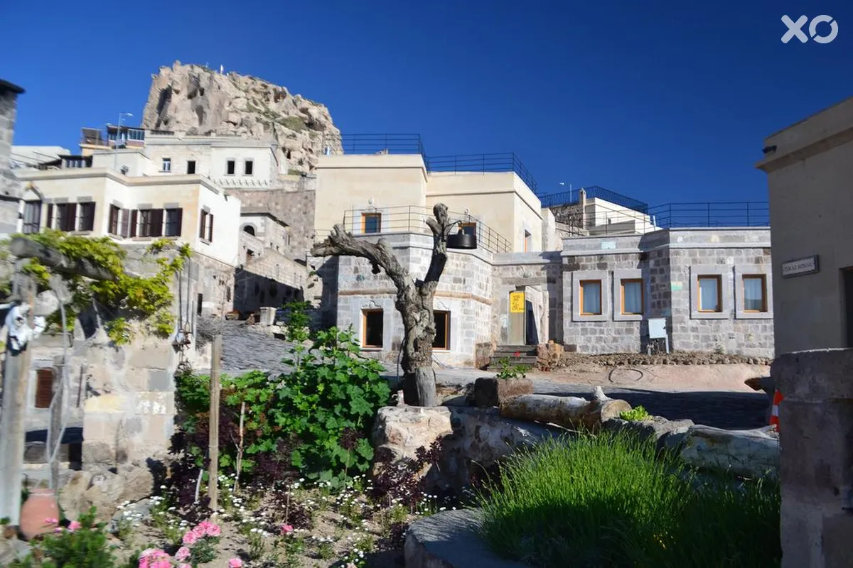 Helike Cave Hotel