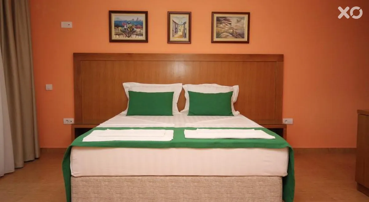 Deus Apartments