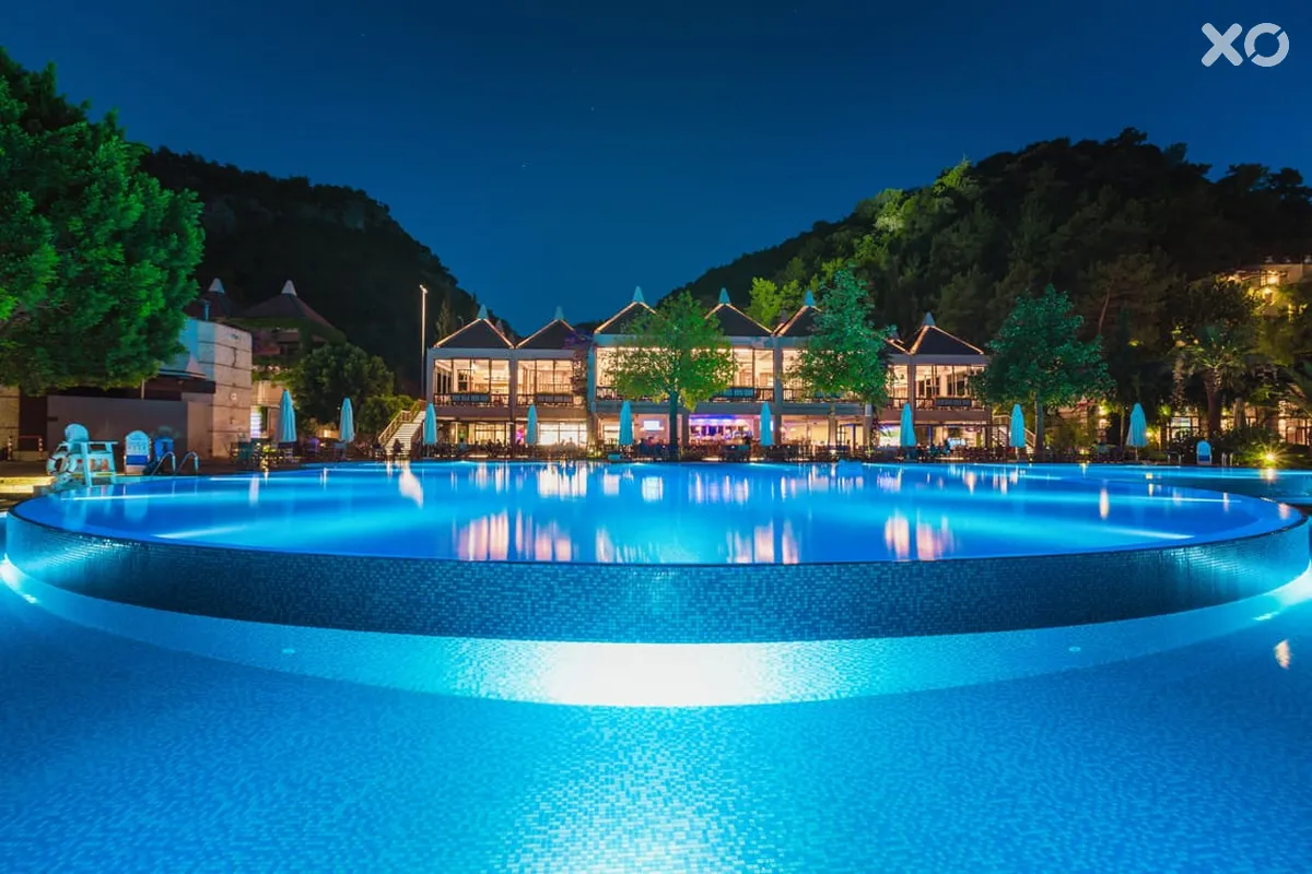 Hillside Beach Club