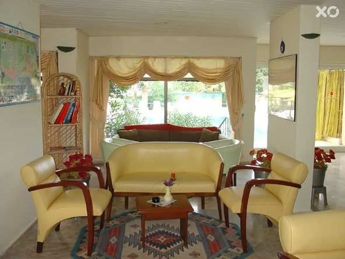 Amos Hotel