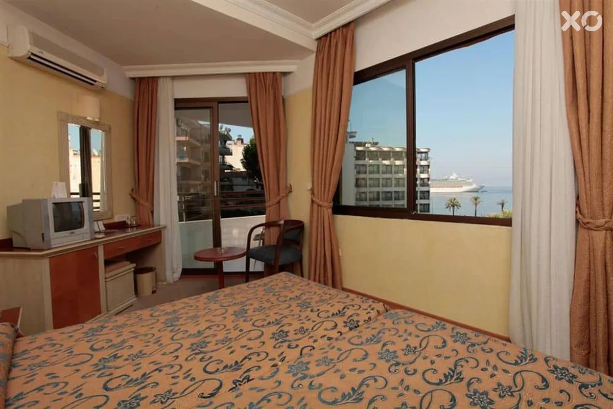 Palm Hotel