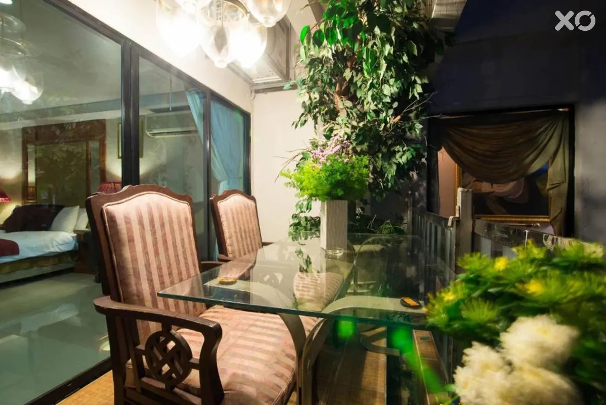 Diamond City Hotel