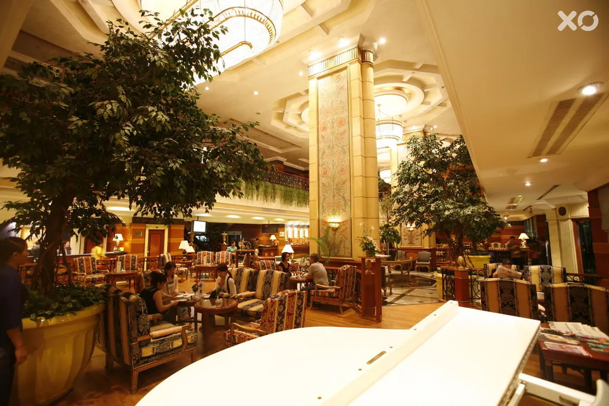 Golden Tulip Sovereign Hotel