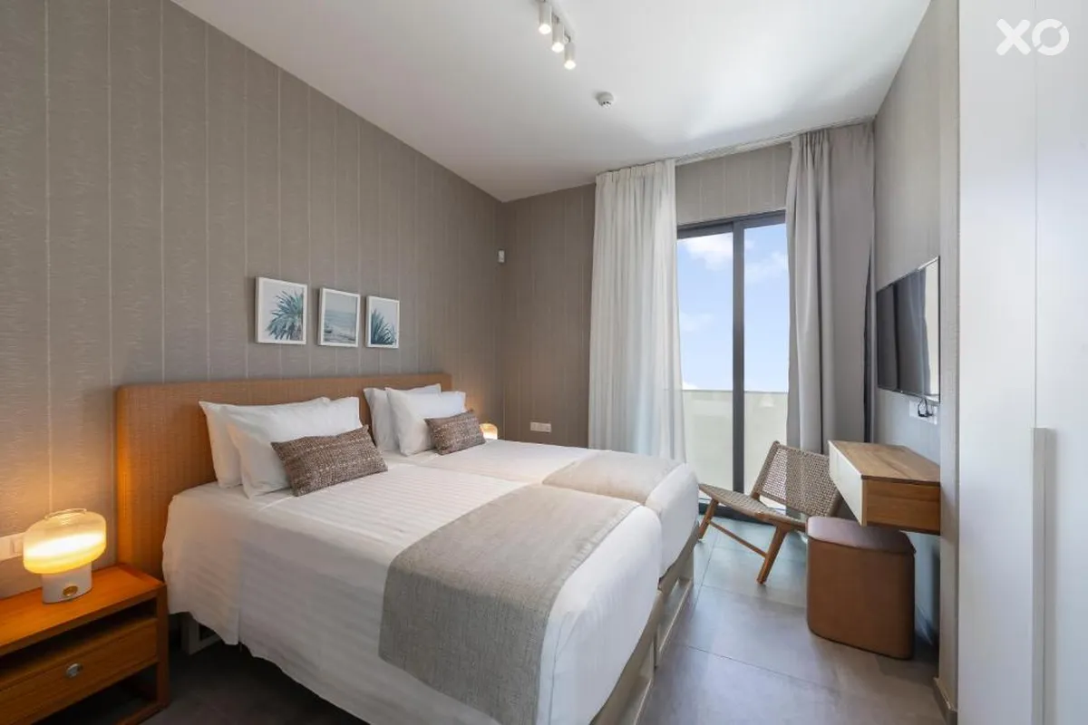 Louis Chris Le Mare Gold Villa
