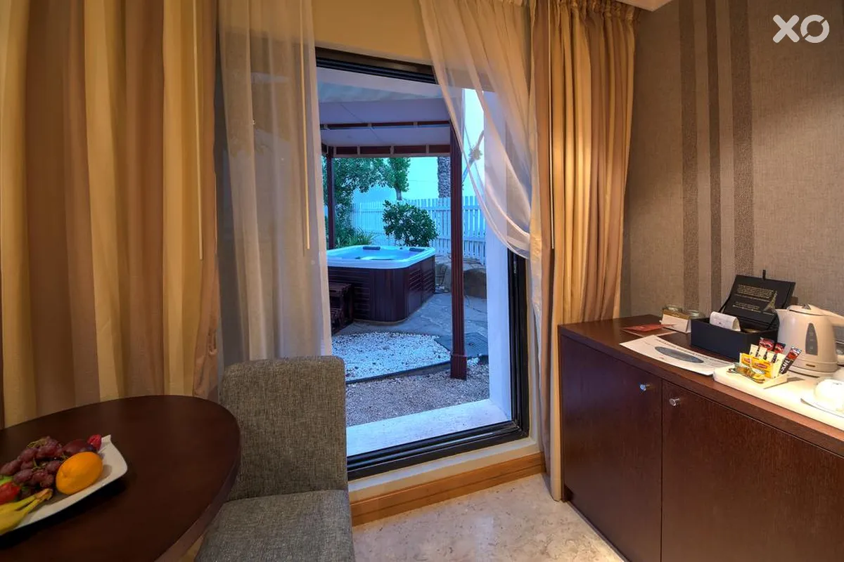 Dubai Marine Beach Resort & Spa