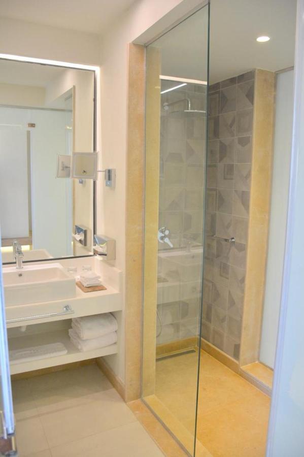 Reef Oasis Beach Resort