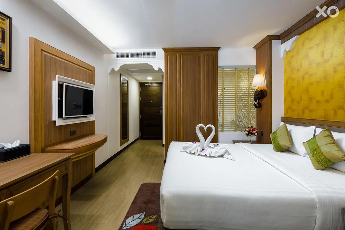 Aiyara Palace Hotel