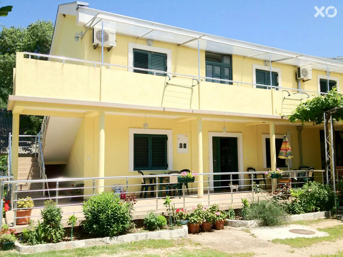 Larisa Budimic Villa