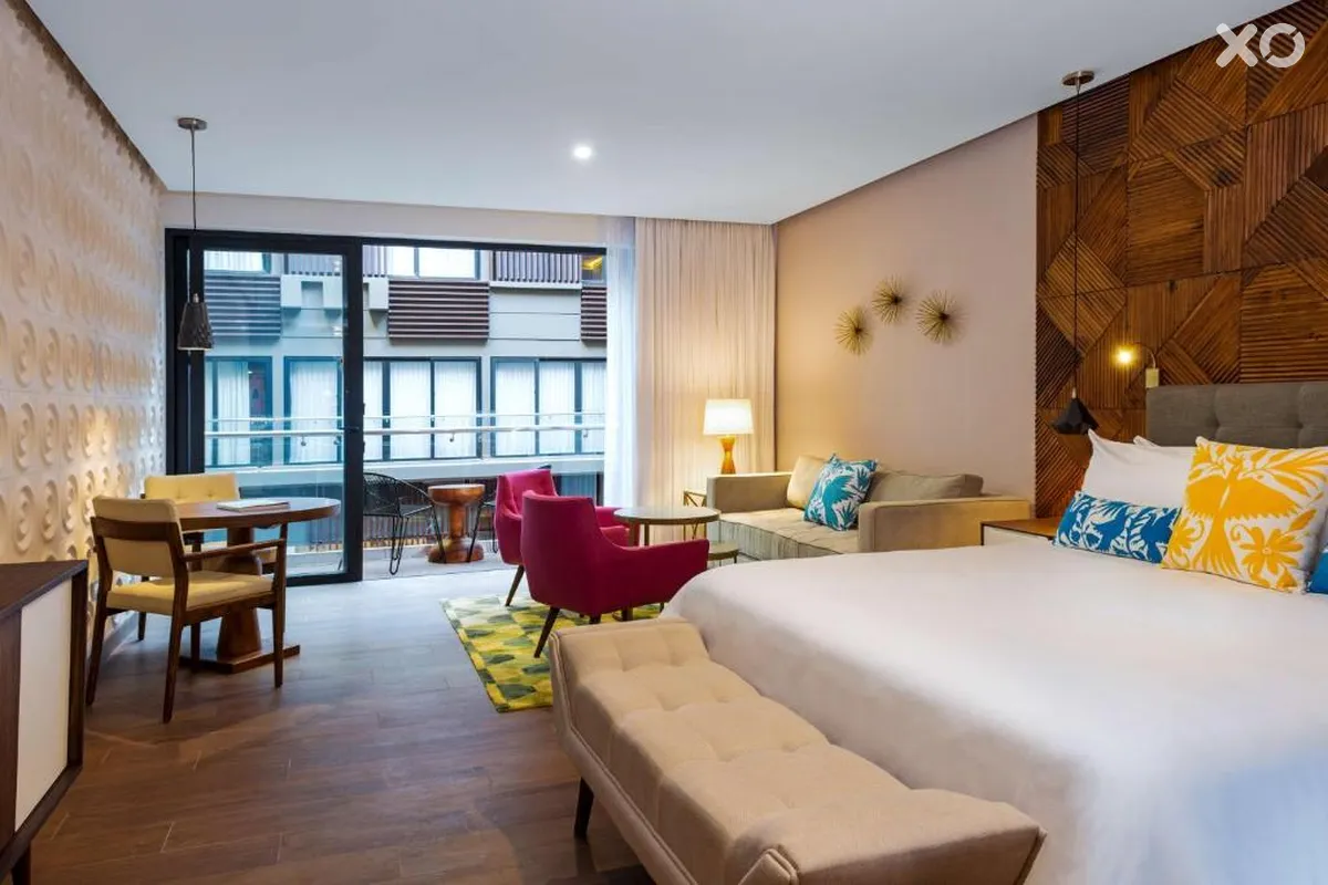 The Fives Downtown Hotel & Residences, Curio Collection by Hilton