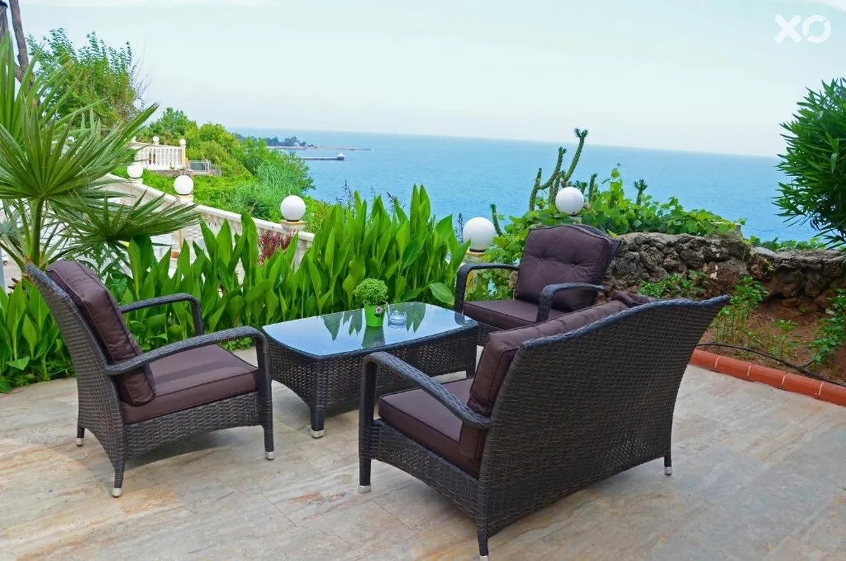 Lara Hotel