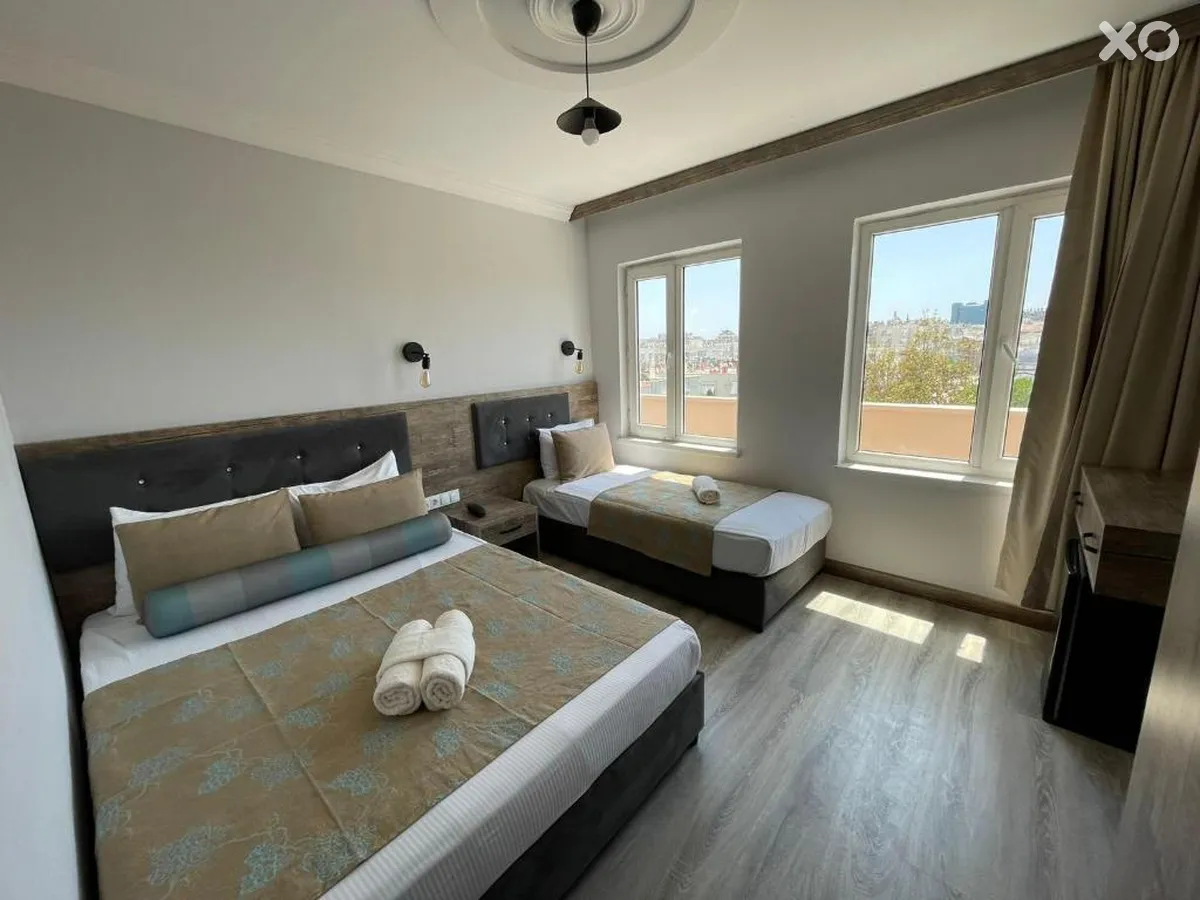 Seven City Hotel