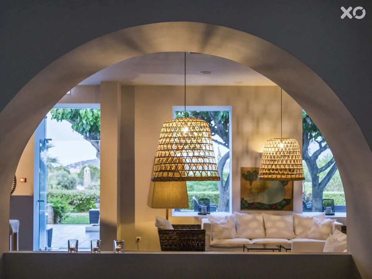 Minos Beach Art Hotel