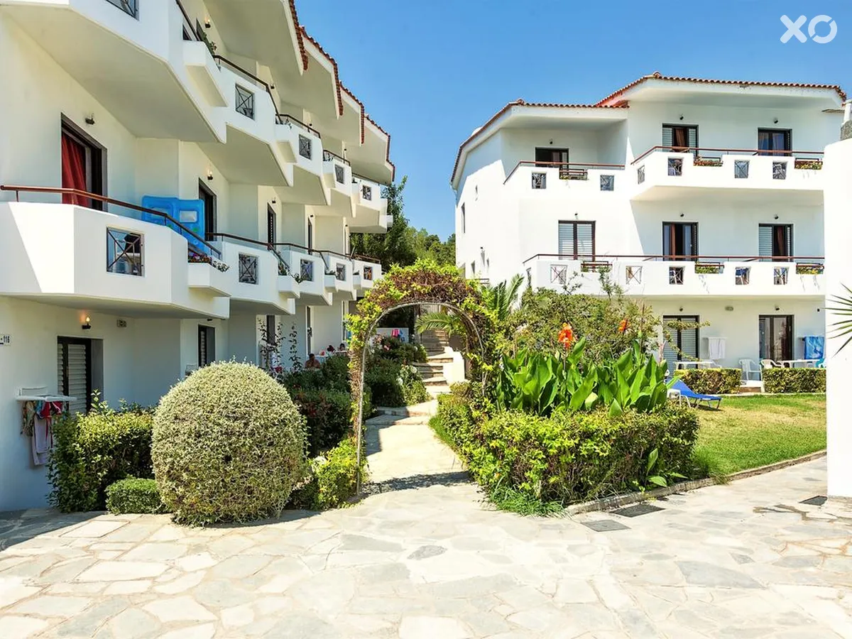 Xenios Dolphin Beach Hotel