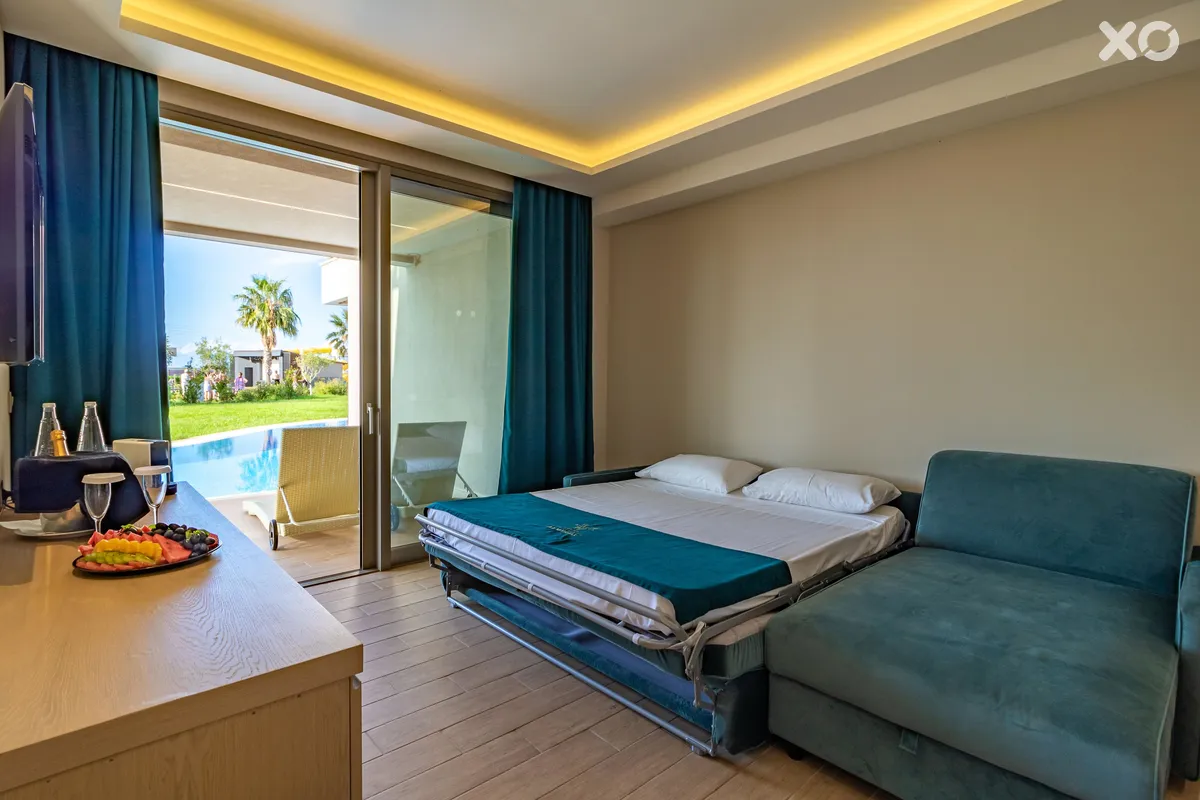 Almyros Beach Resort & Spa