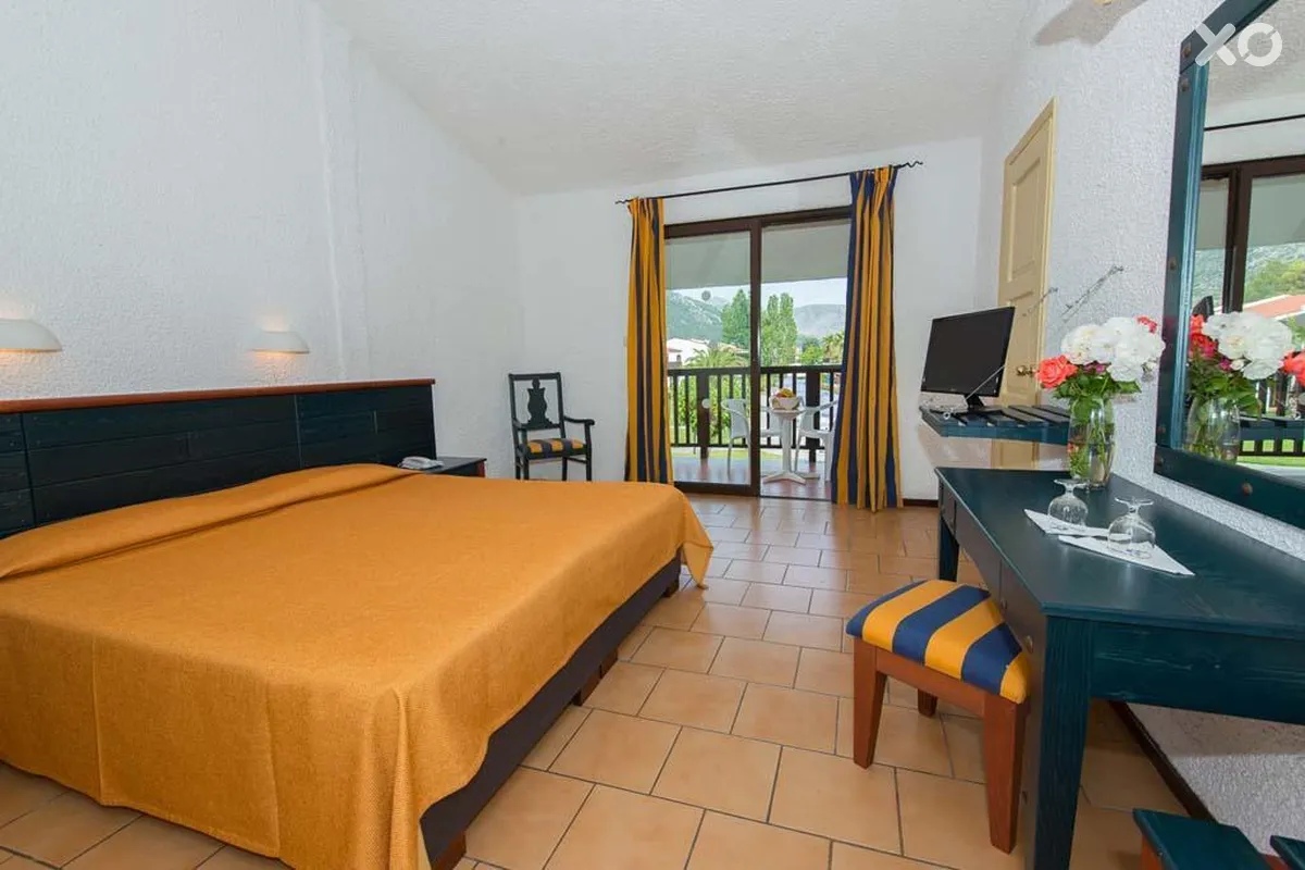 Golden Coast Hotel & Bungalows