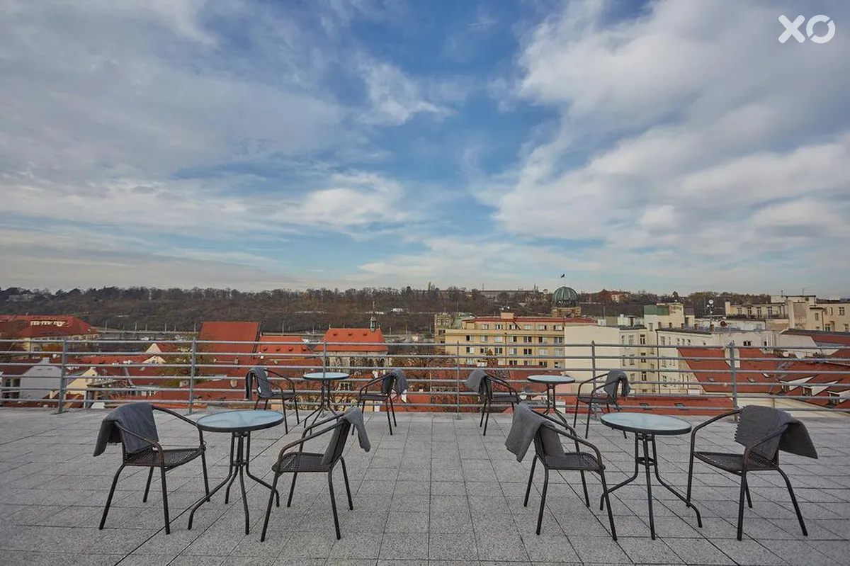 Metropolitan Old Town Hotel