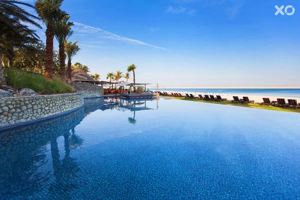 JA Palm Tree Court