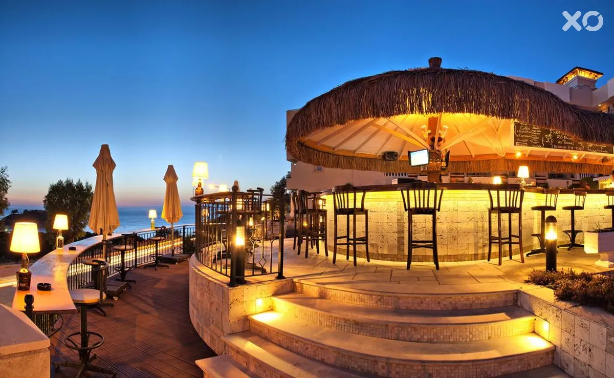 Carina Hotel