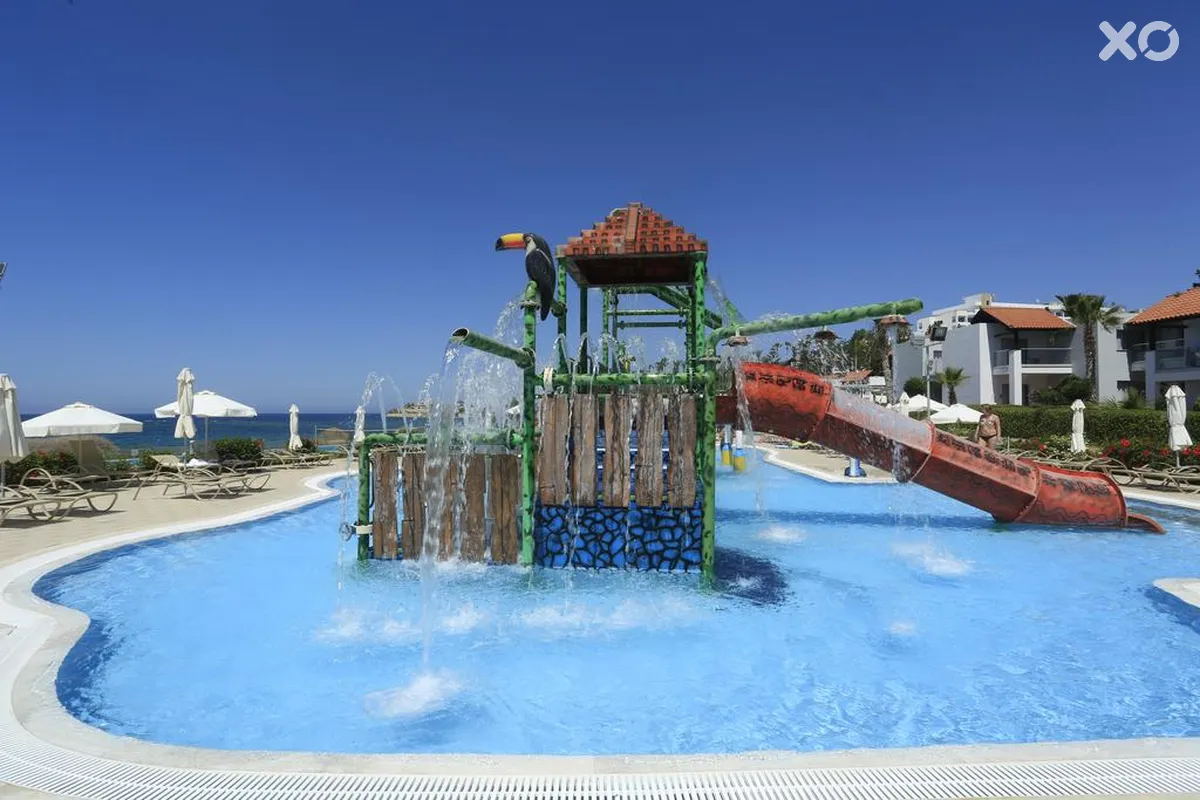 Kapetanios Aqua Resort