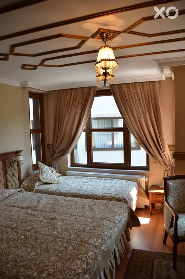 Aruna Hotel