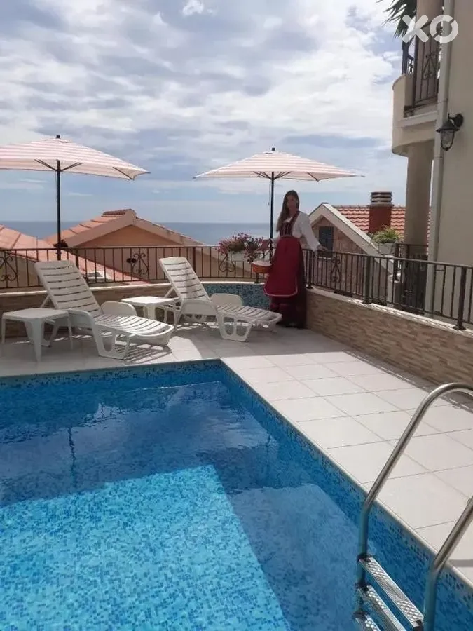 Leut Apartments