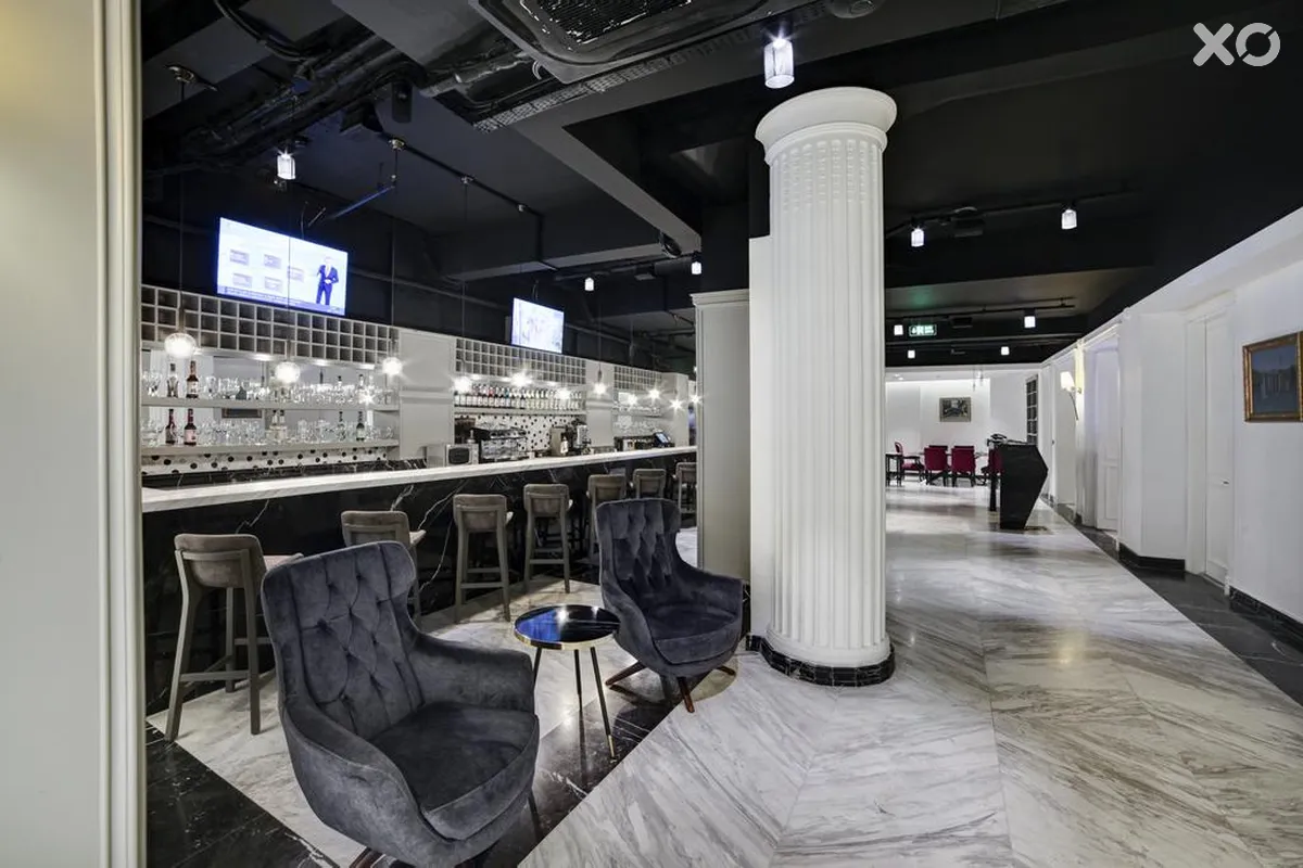 White Monarch Hotel