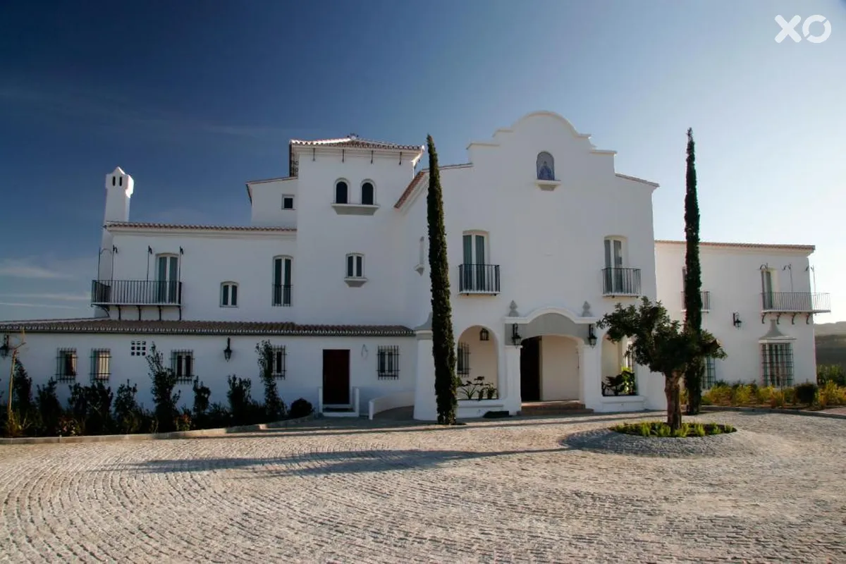 B Bou Cortijo Bravo Hotel