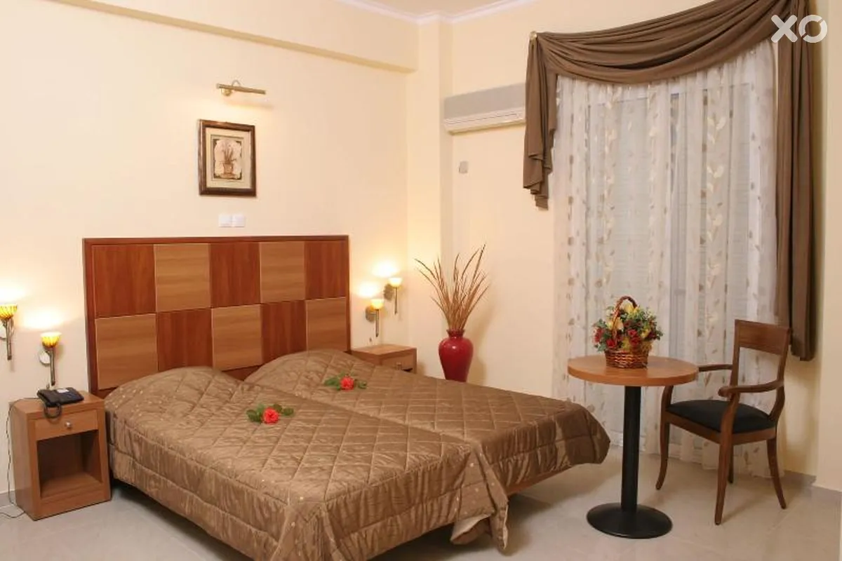 Ionis Art Hotel