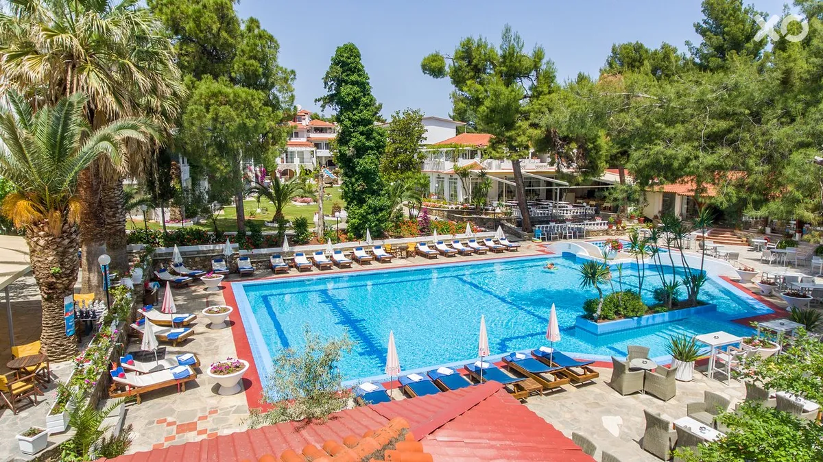 Porfi Beach Hotel