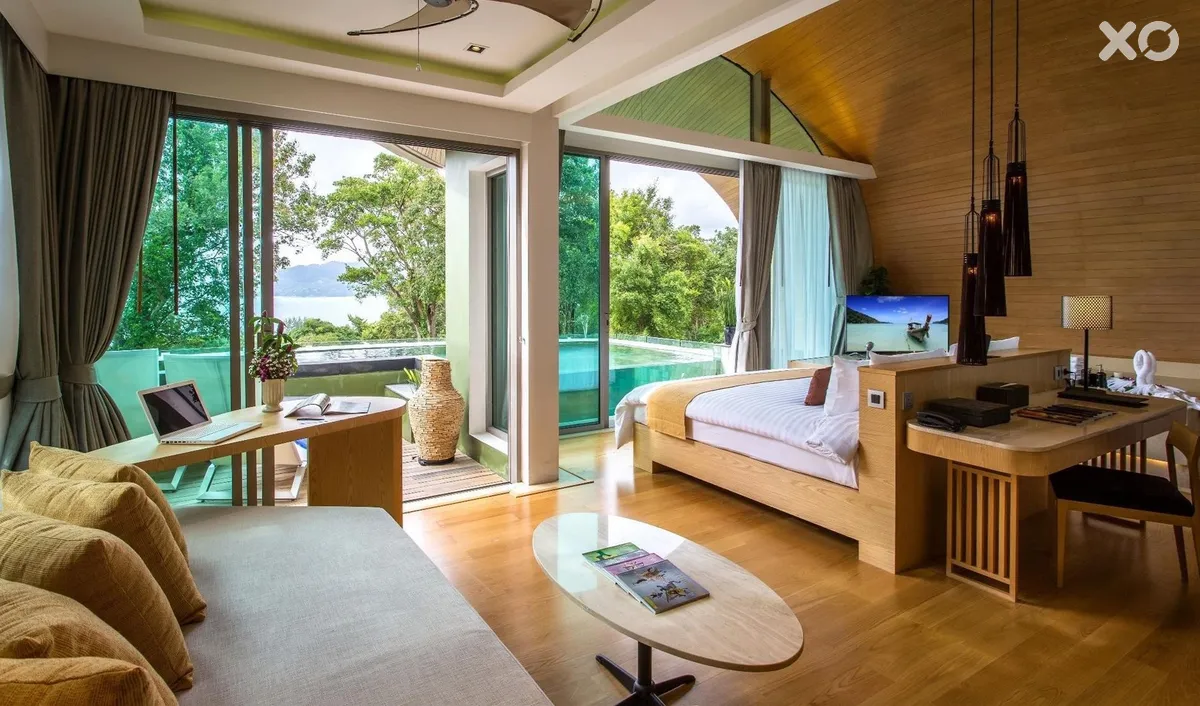 Crest Resort & Pool Villas