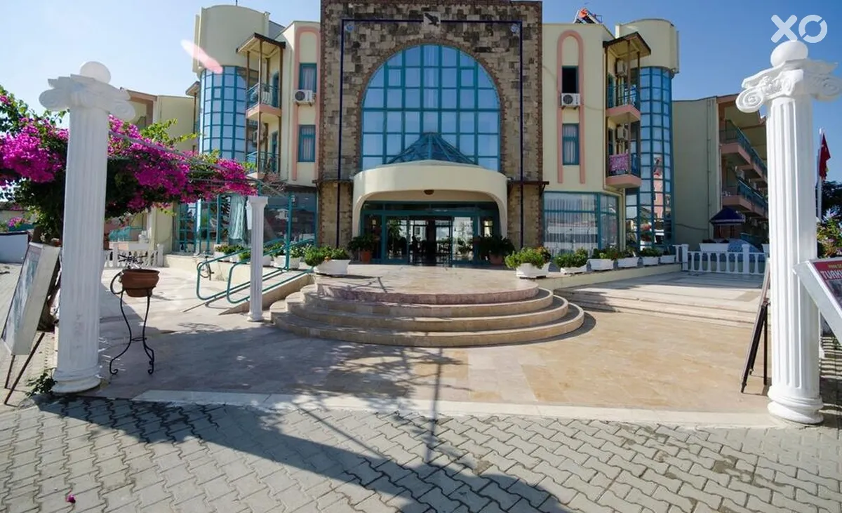 Park Side Hotel (Ces Park Hotel)