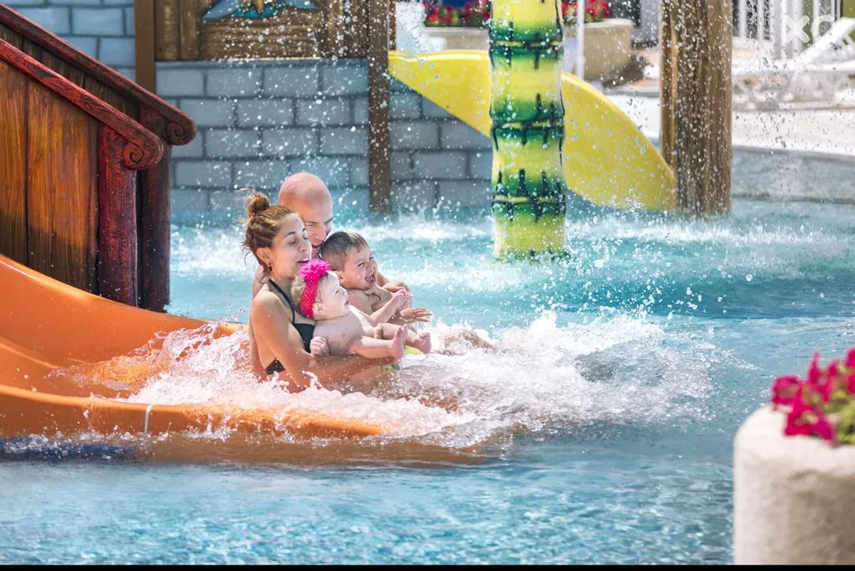 Oasis Park Splash Hotel