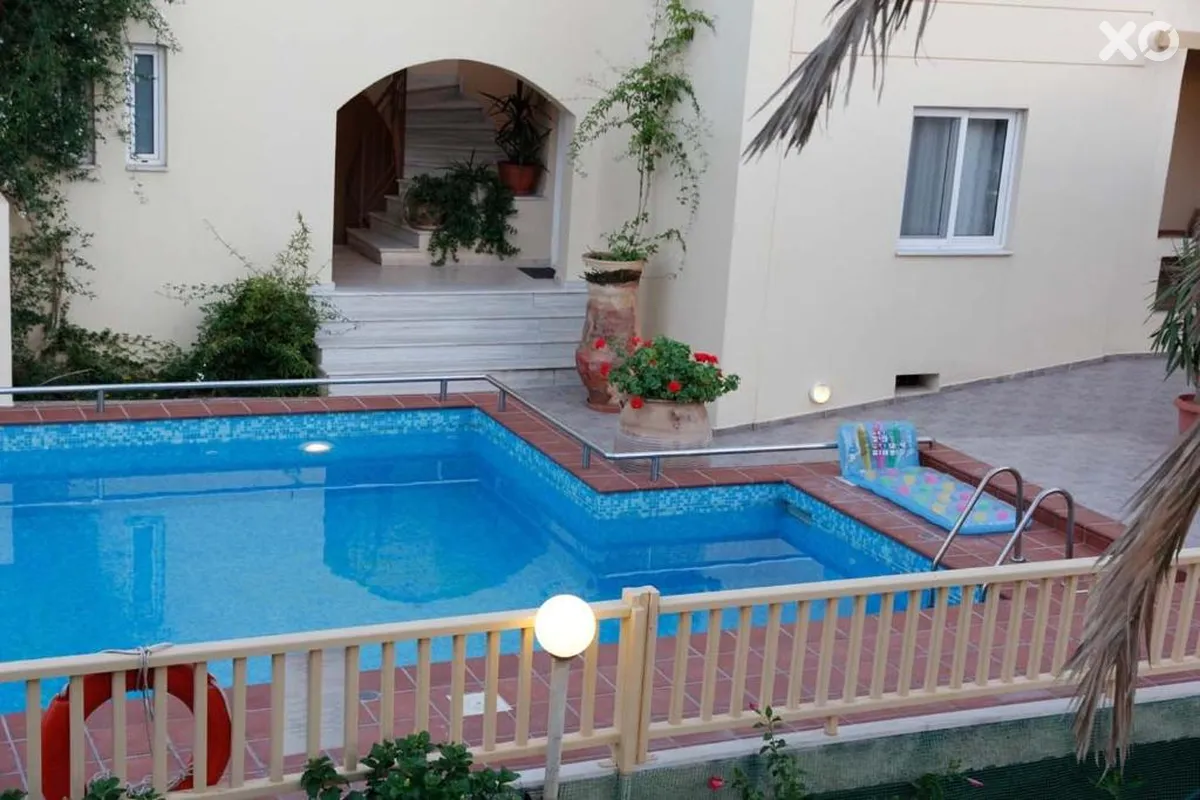 Lambrinos Suites