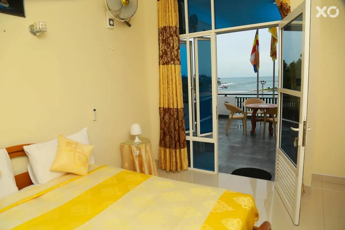 Queens Beach Hotel