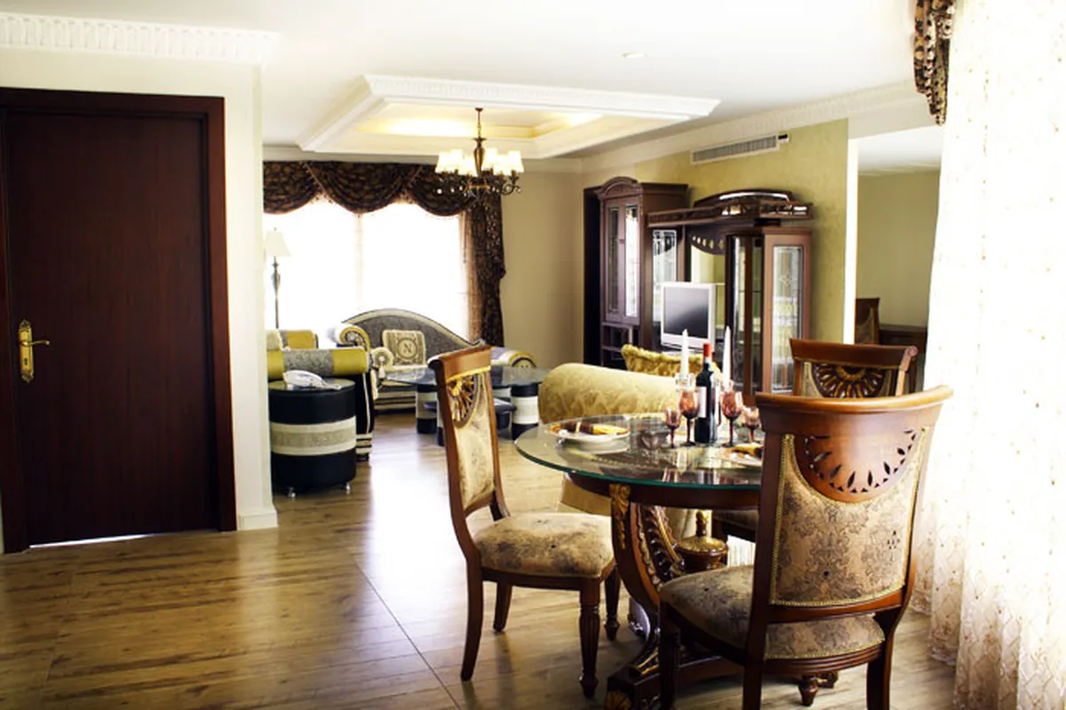 Four Seasons Place