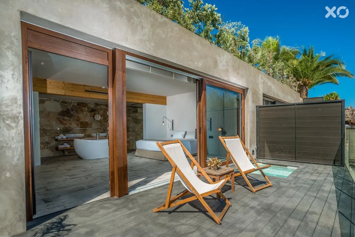 Gloria Maris Hotel Suites & Villa