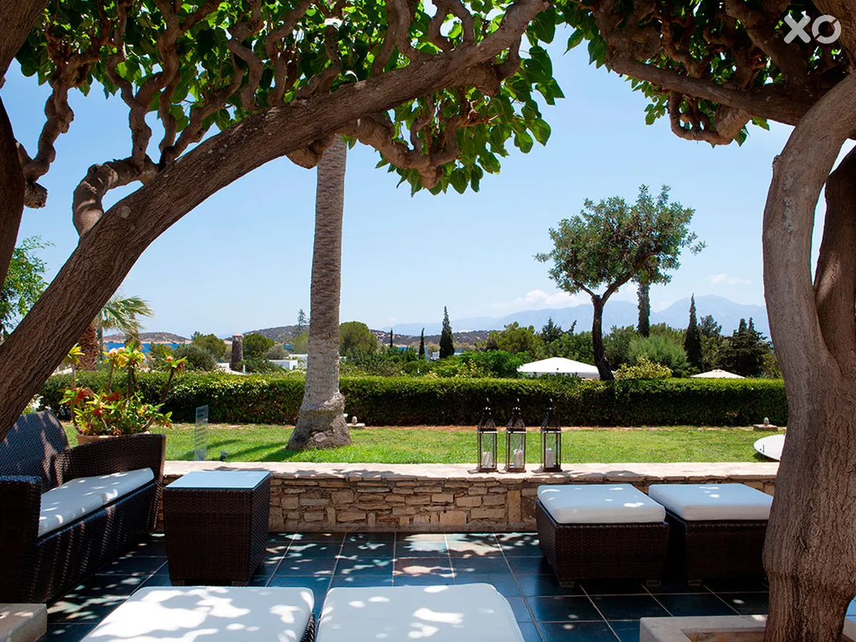 Minos Beach Art Hotel