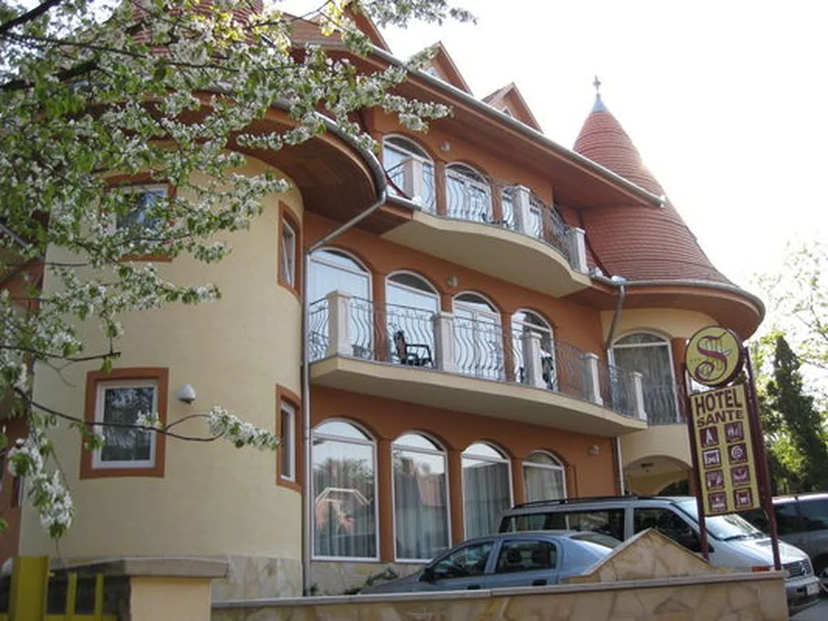 Sante Hotel