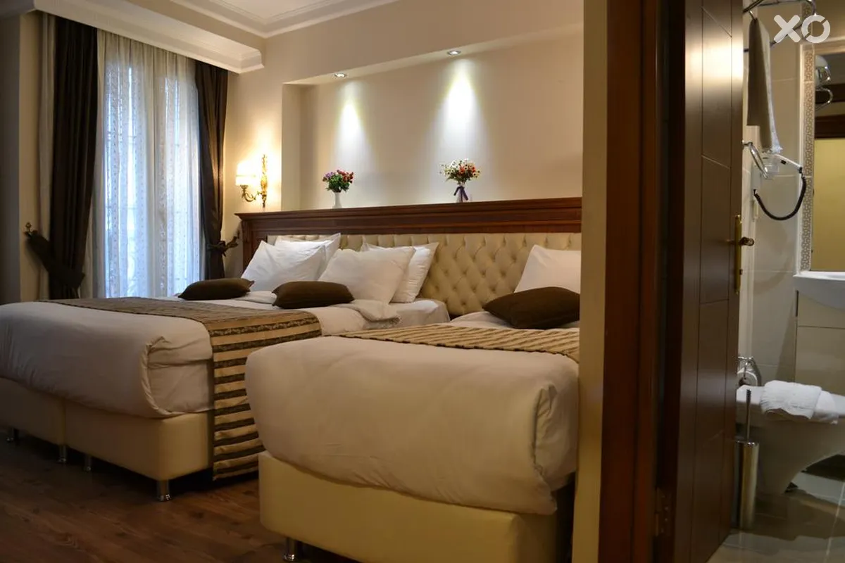 Seven Days Hotel