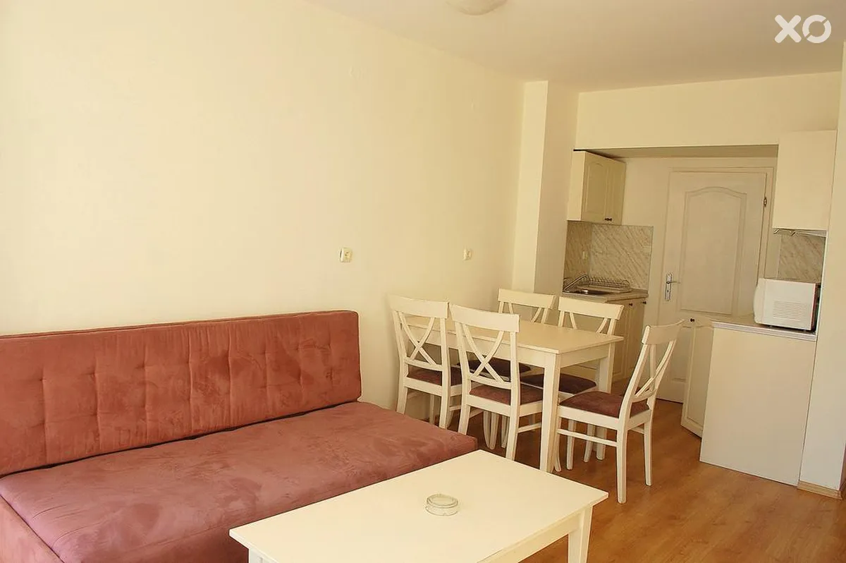 Flores Park Apartments