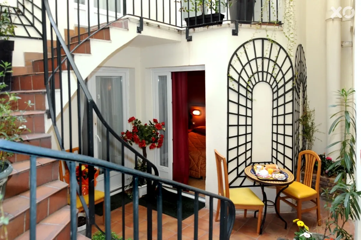 Alexandrine Opera Hotel