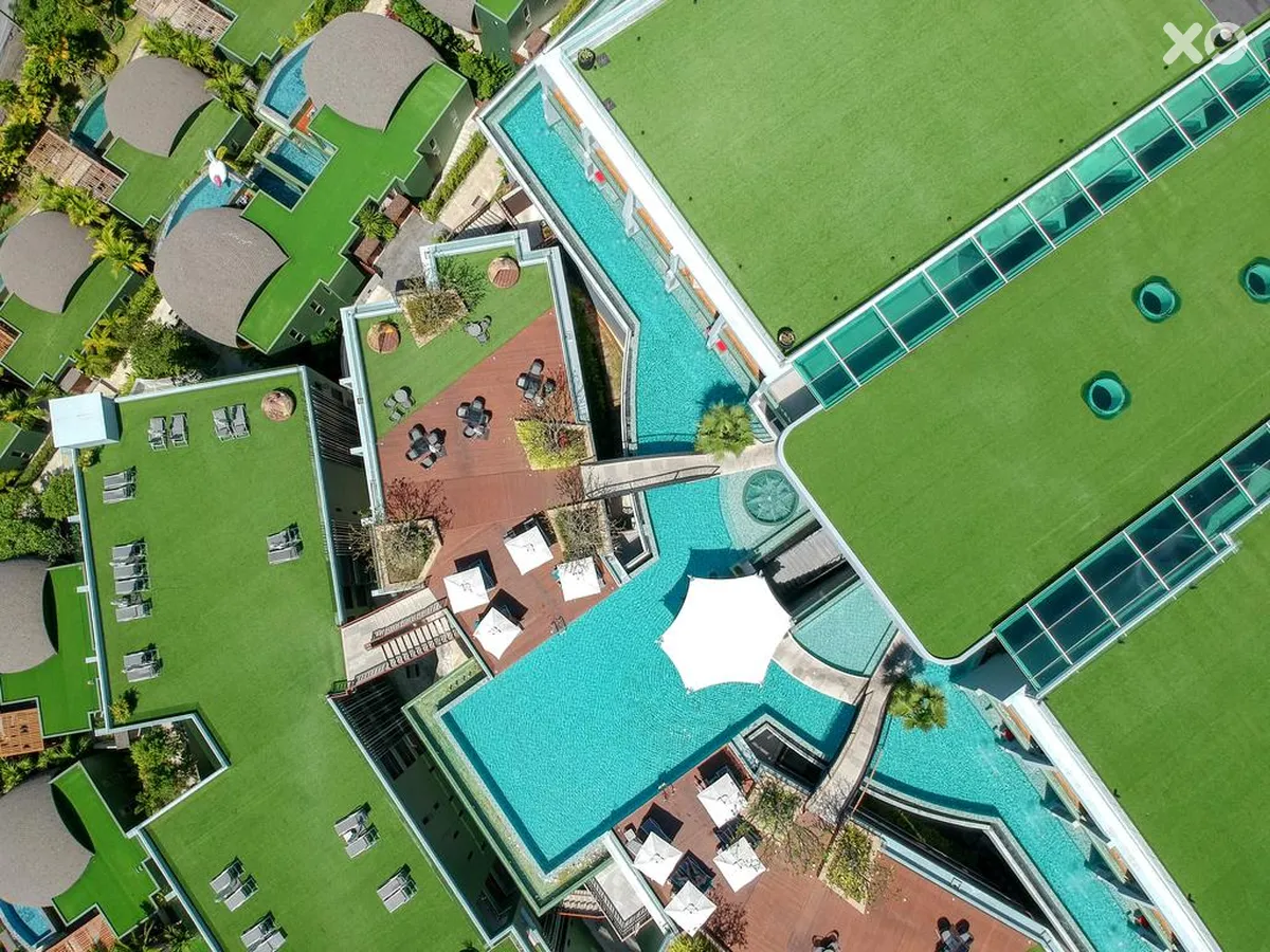 Crest Resort & Pool Villas