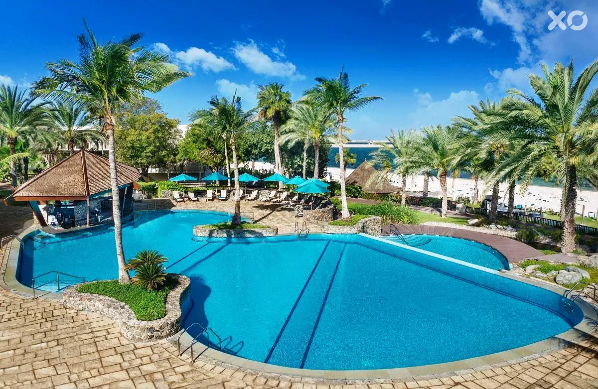JA Palm Tree Court